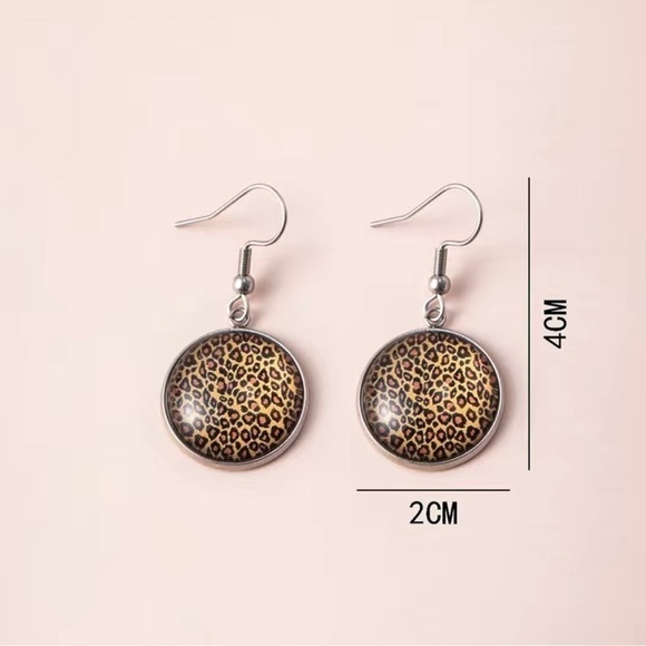 Leopard Print Hook Style Lightweight Earrings, New In Package! - Picture 2 of 2
